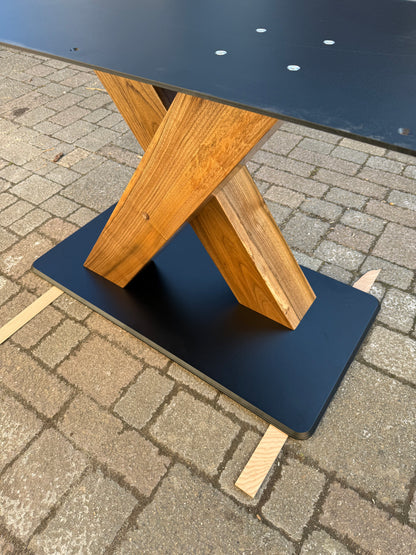 Tischgestell X | Nussbaum x Metall