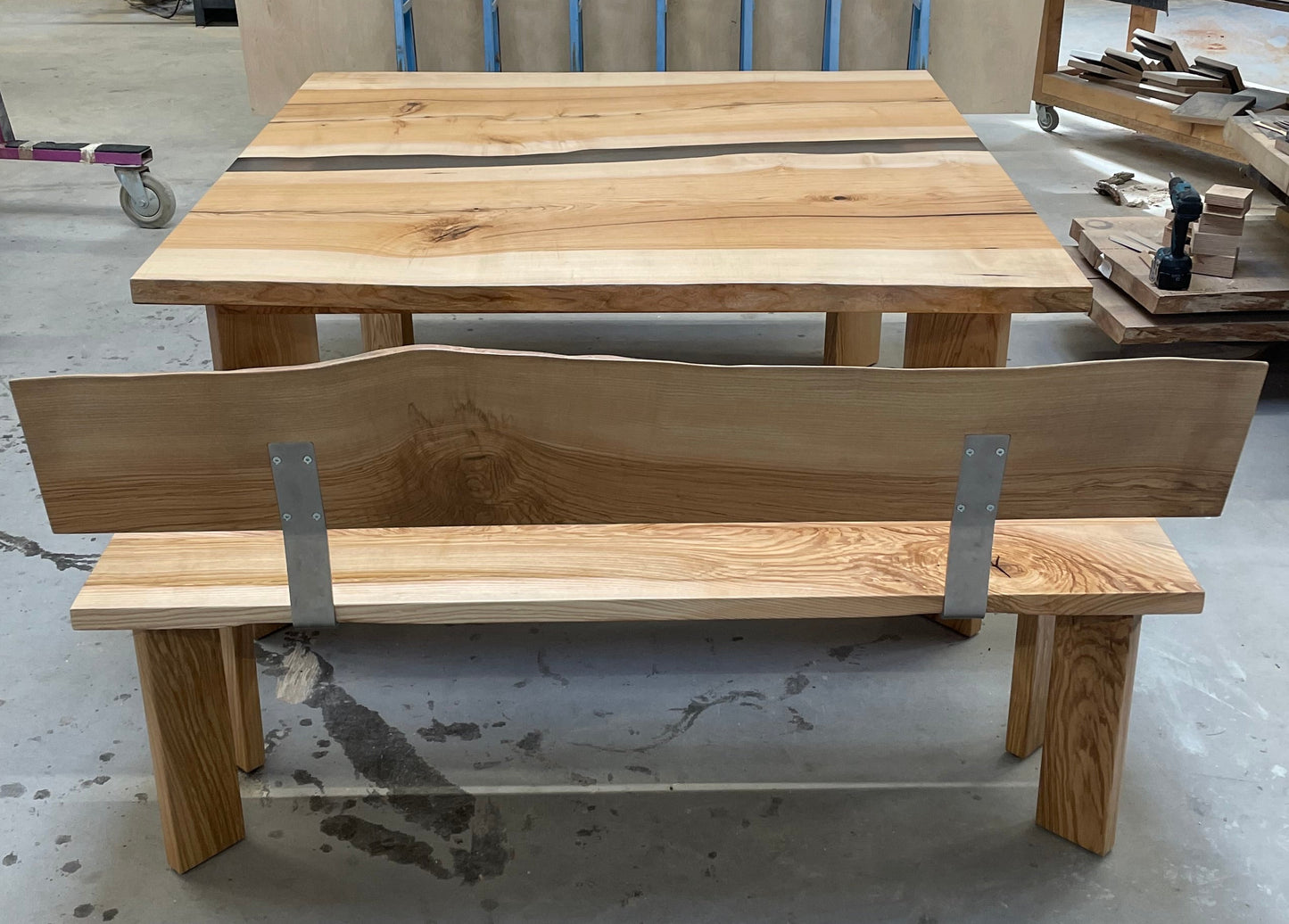 Tischplatte 160cm/160cm inkl. Bänke