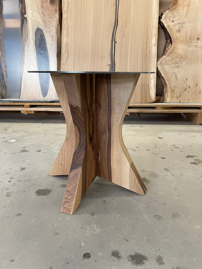 X Gestell aus Massivholz - Massivholzgestell - Einzigartiges Gestell für Runde Tischplatten