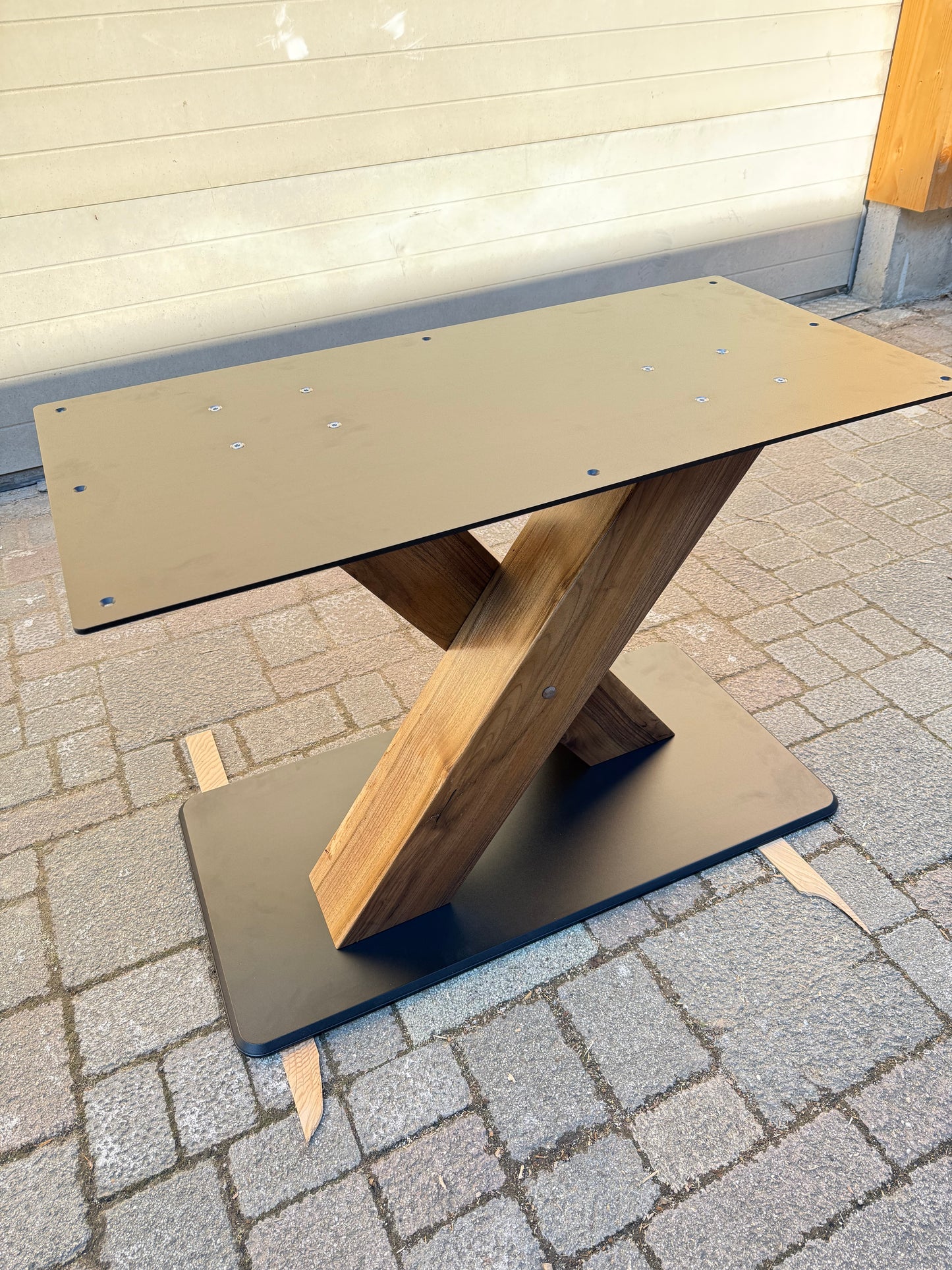 Tischgestell X | Nussbaum x Metall