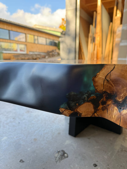 Wurzelholztisch - Olivenholzscheibe kombiniert mit Epoxidharz