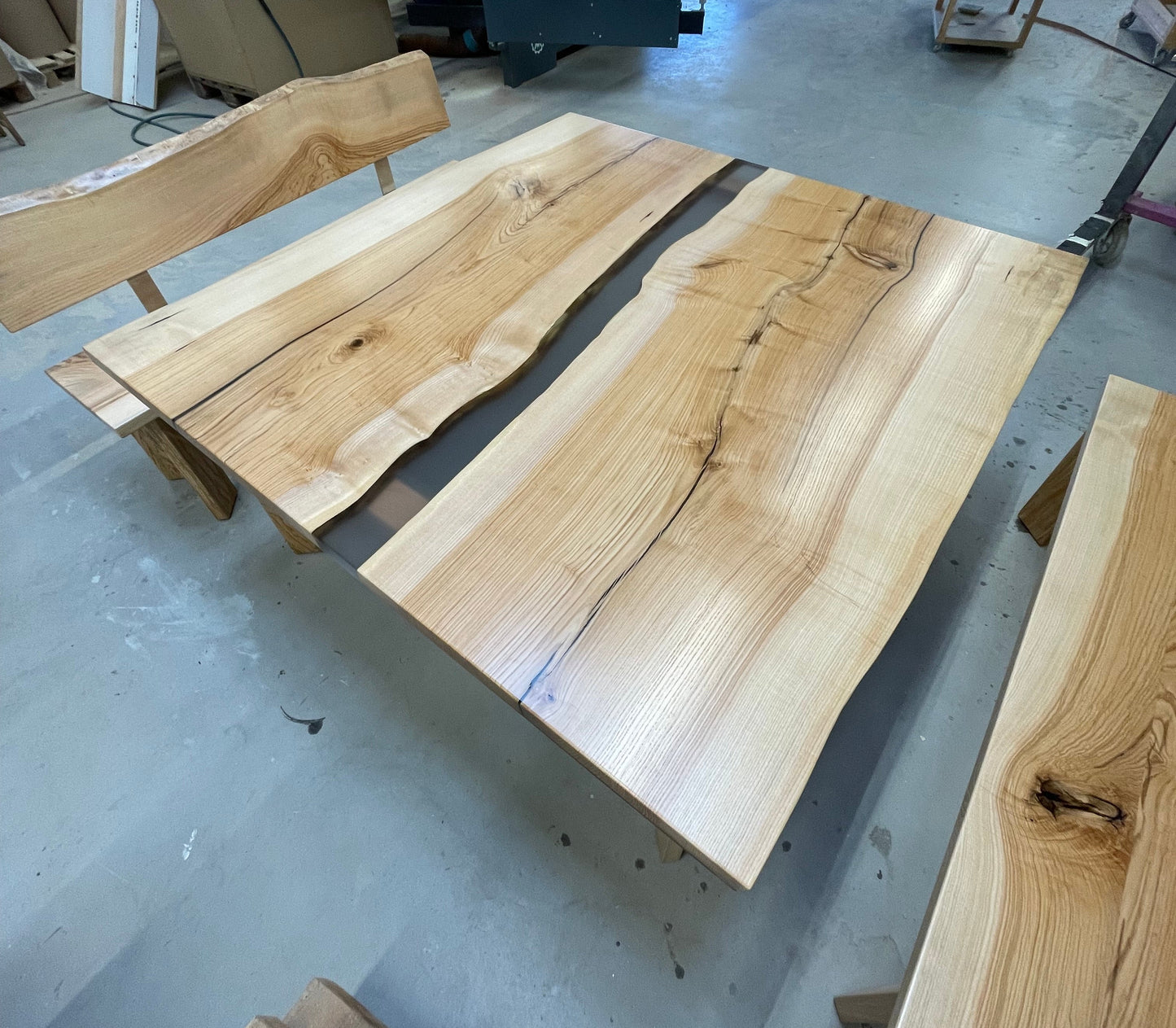 Tischplatte 160cm/160cm inkl. Bänke