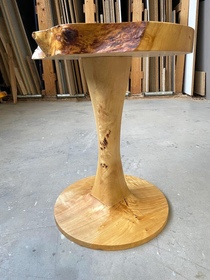 Runder Beistelltisch aus Maserpappel – Massivholz, Designerstück, Holzunikat, Massivholztischplatte